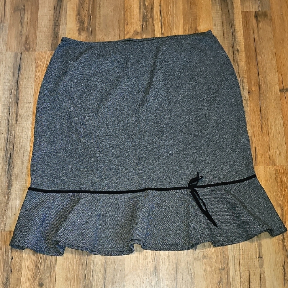 Cato Black and Gray Skirt with Black Ribbon and  Ruffle Button Size 18/20W
